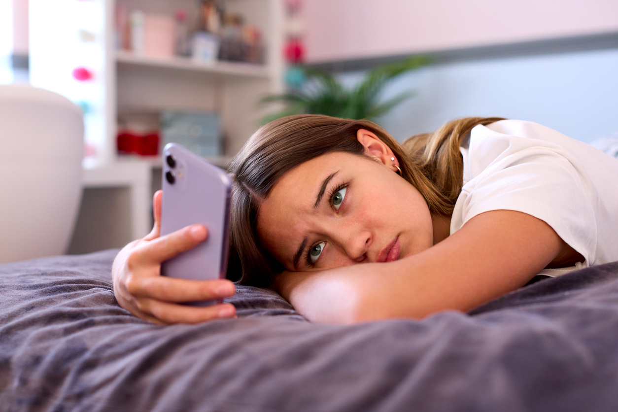 social media effects on teen mental health