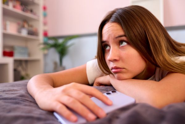 teenage girl wondering what causes anxiety in teens