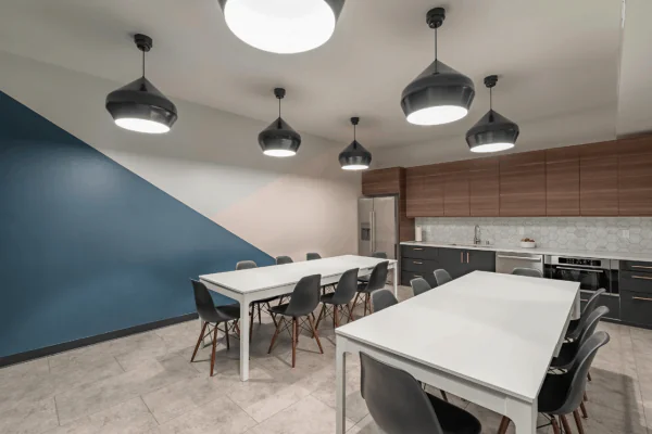 Kitchen & Dining Area